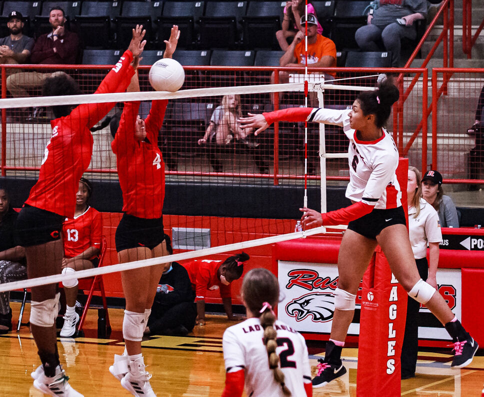 17-4A Volleyball: No. 4 Carthage defeats Rusk, 3-1